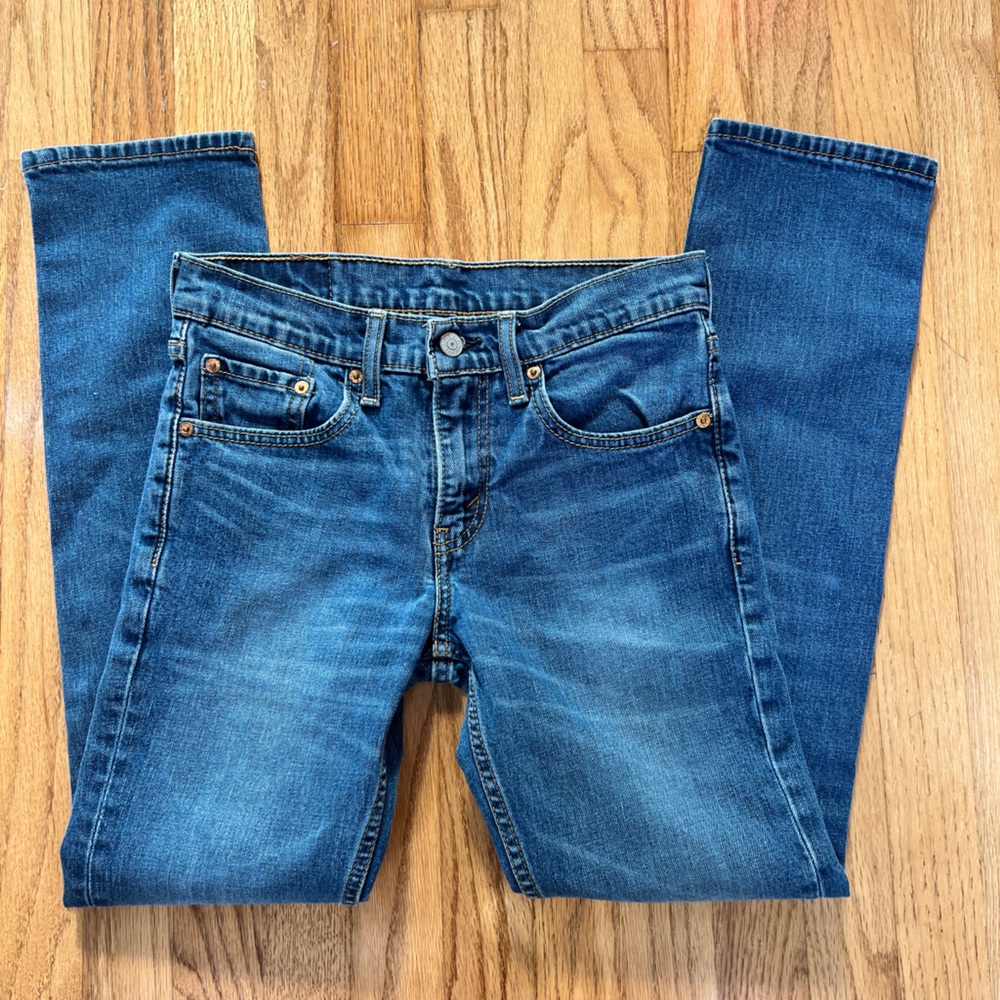 Levi’s size 28x30 . 511 slim dark wash jeans